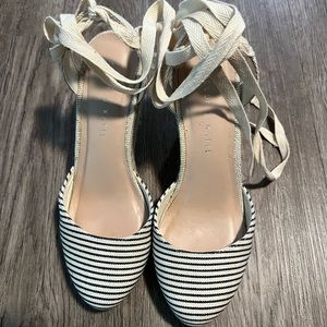 Kelly & Katie Hannah Wedge Sandal in size 6.5